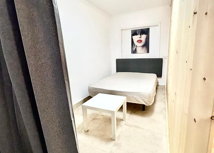 Modern In Cristianos 洛斯克里斯蒂亚诺斯