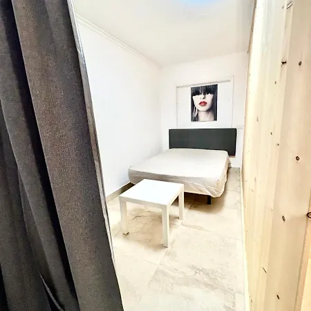 Modern In Cristianos 洛斯克里斯蒂亚诺斯